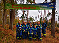 Gruppenbild der Rostocker THW-Jugend bei der Aktion Bürger für Bäume
